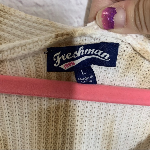 Freshman Tan And Ivory Tie-Dye V-Neck Knit Sweater - Picture 7 of 12